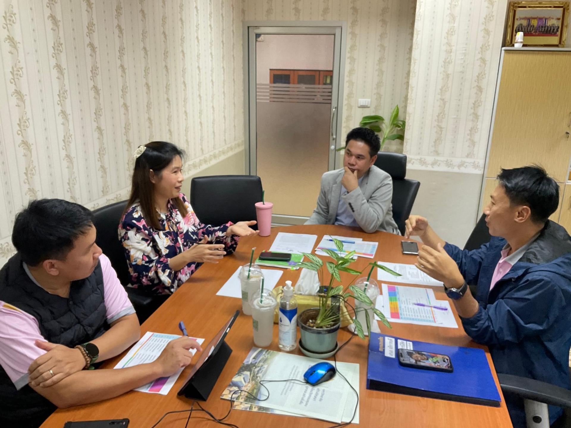 ประชุมพิจารณาการขอแต่งกายของบัณฑิตที่มีอัตลักษณ์ทา