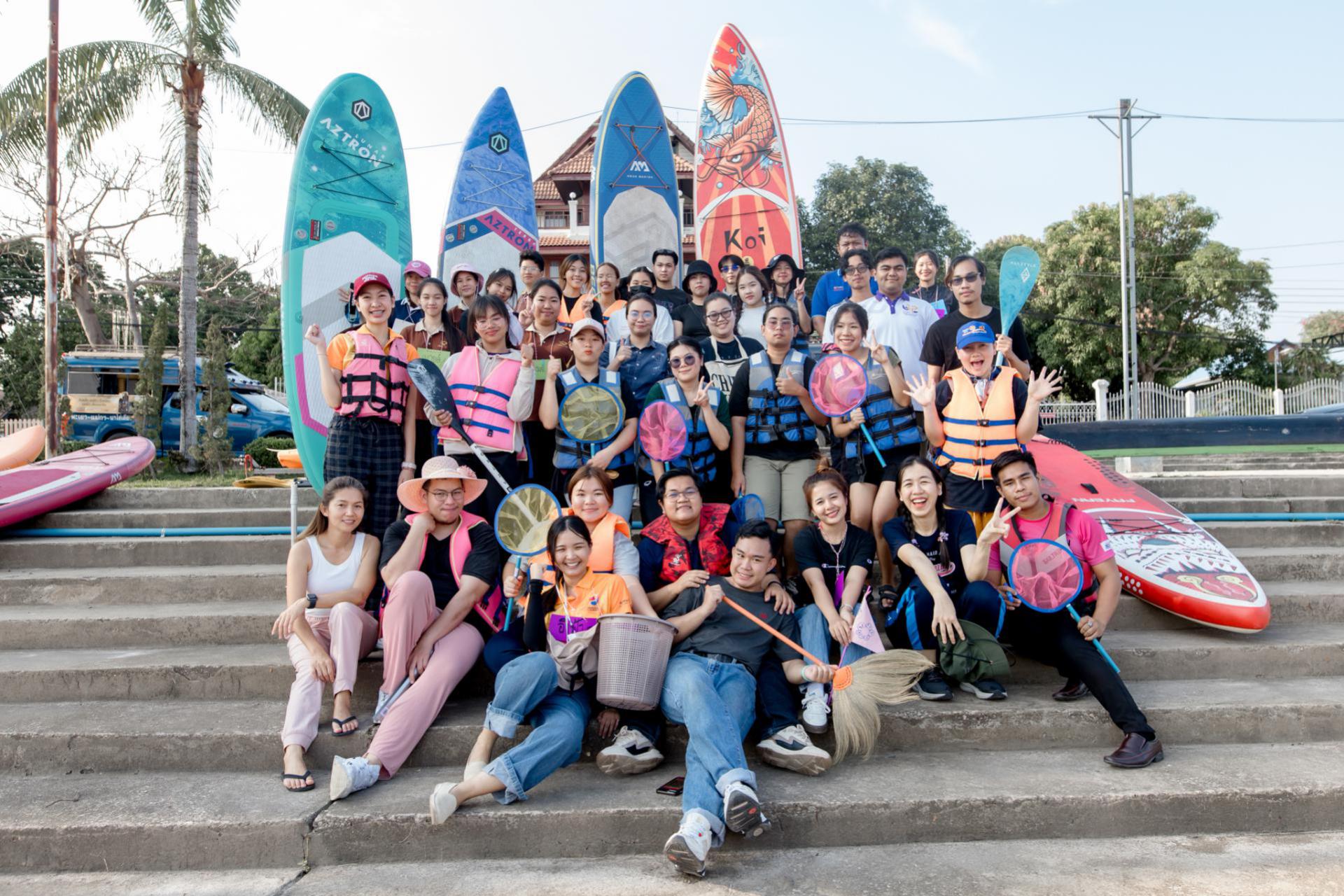 Volunteer students from the University of Phayao p