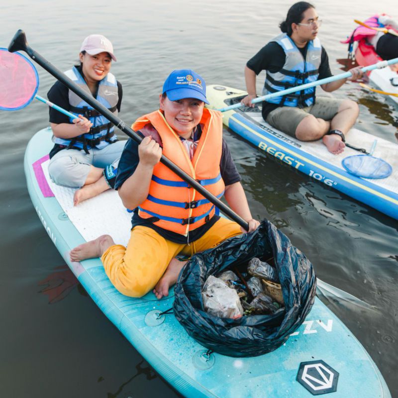 Volunteer students from the University of Phayao p