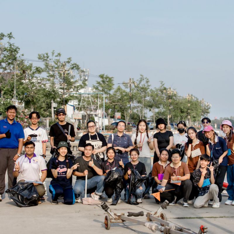 Volunteer students from the University of Phayao p